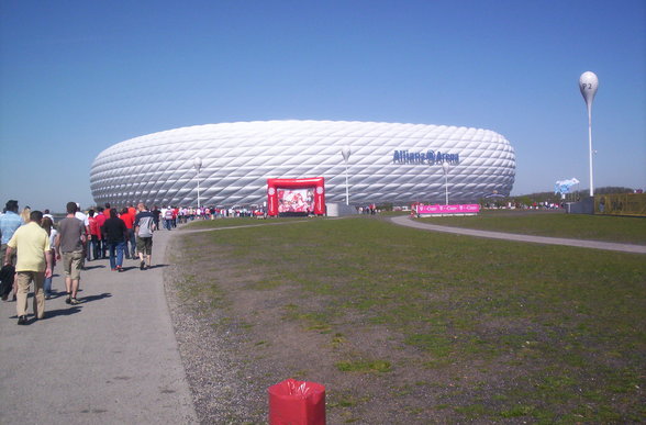 BAYERN MÜNCHEN-LEVERKUSEN - 