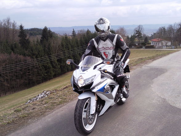 meine neue gixxer 600 k8 - 