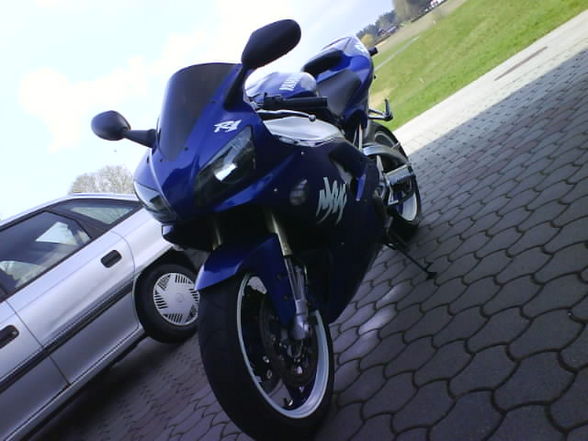 YZF-R1 - 