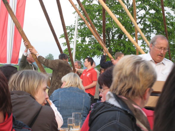 Unser Maibaum aufstön in St.Martin - 