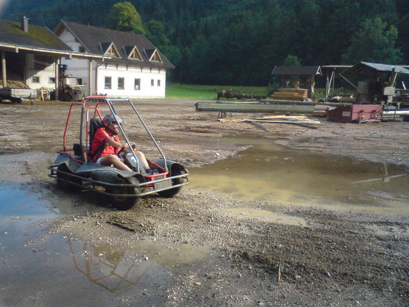 Fernando Torres beim Kart fahren!!! ;) - 