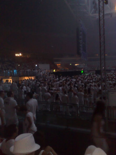 Sensation White 08 - 