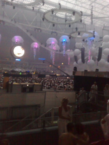 Sensation White 08 - 