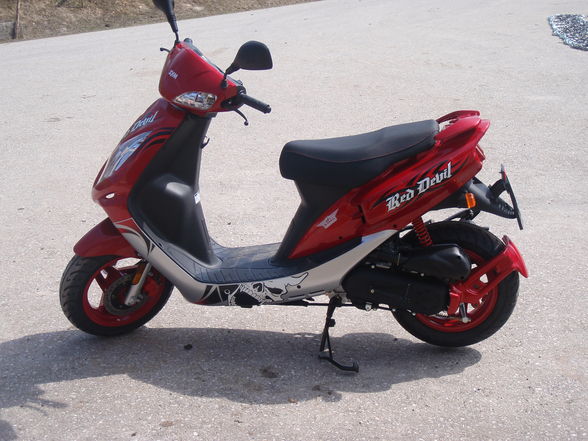 Mei Oids Moped - 