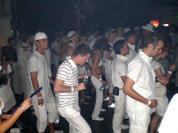 Sensation White Prag 2008 - 