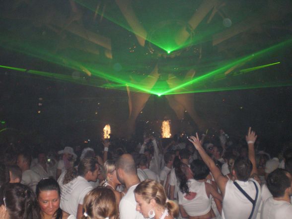 Sensation White Prag 2008 - 