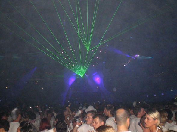 Sensation White Prag 2008 - 