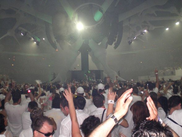 Sensation White Prag 2008 - 