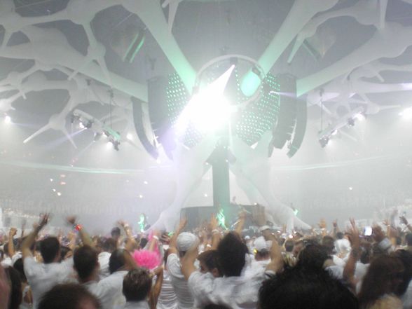 Sensation White Prag 2008 - 