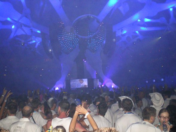 Sensation White Prag 2008 - 