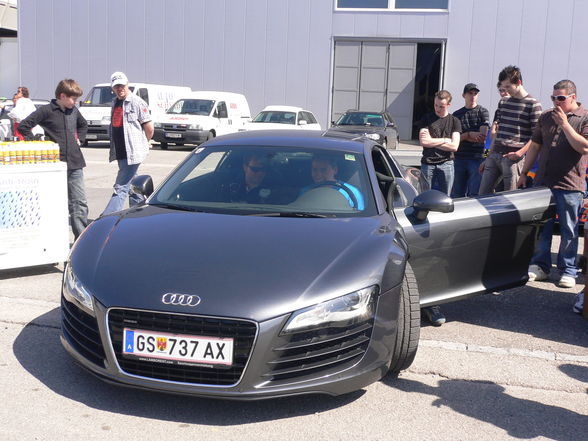 Audi R8  - 