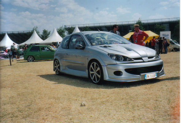 Peugeot' s 4 ever - 