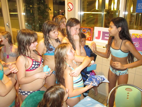 Jennifer 12. Geburtstagsparty im Biesenf - 