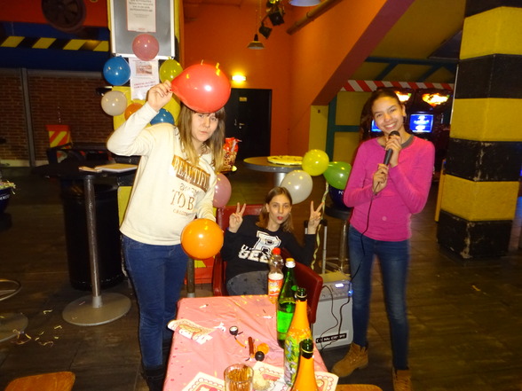 Jenny 13. Geburtstag im Cineplexx - 