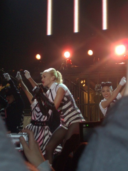 GWEN STEFANI (17.10.2007) - 