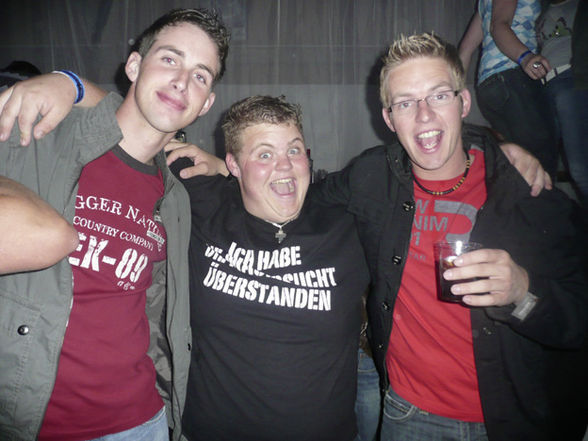 Freunde und Ich beim Feiern !  - 