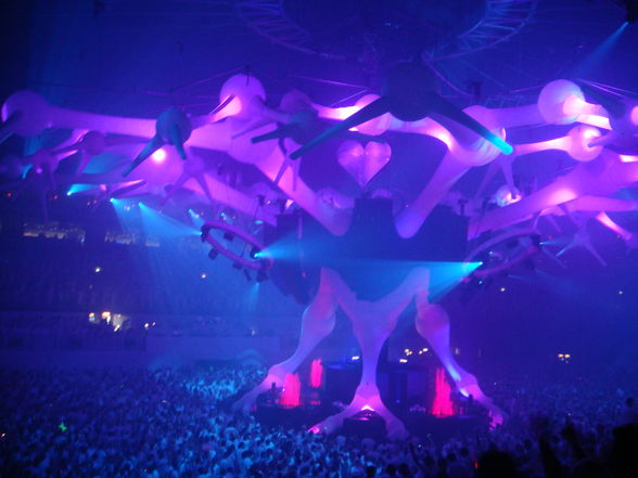 SENSATION-WHITE@PRAG 2008 - 