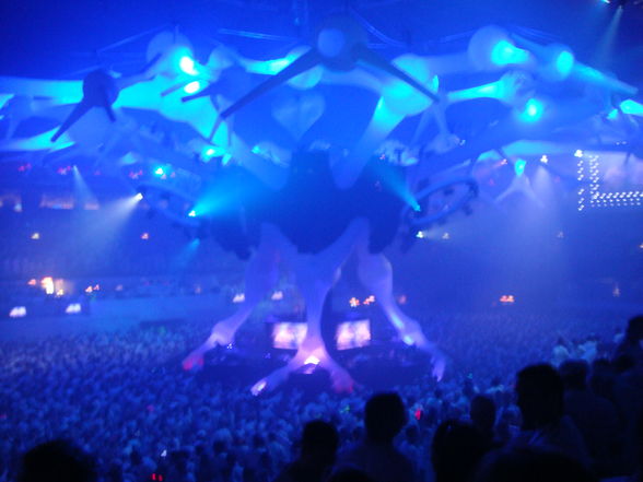 SENSATION-WHITE@PRAG 2008 - 