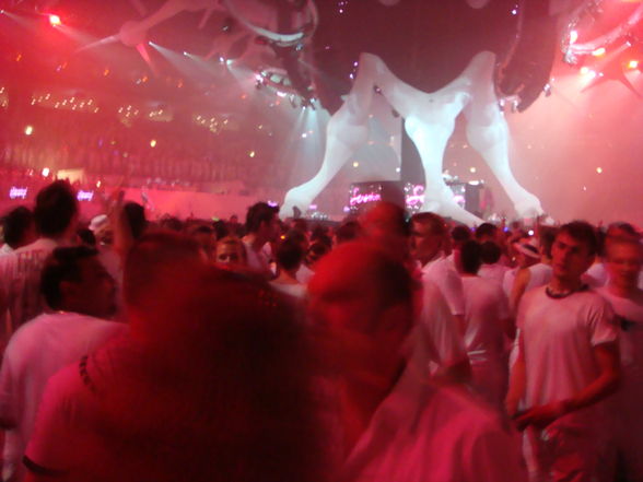 SENSATION-WHITE@PRAG 2008 - 