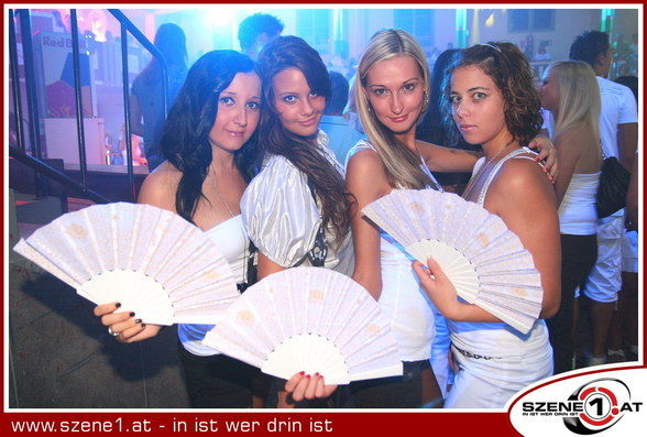 Party 08 - 