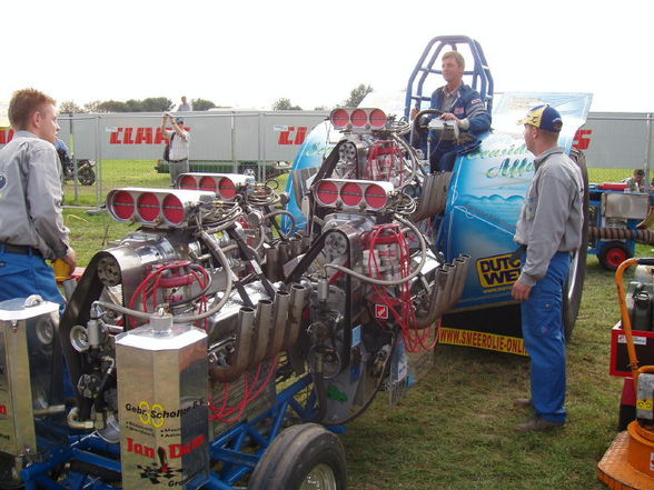 Tractor Pulling - 