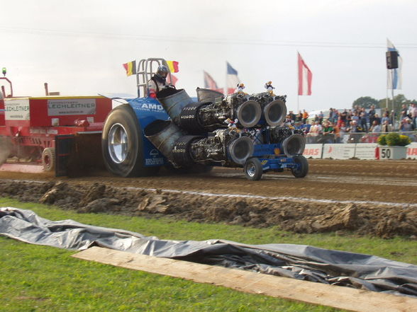 Tractor Pulling - 