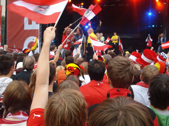 16. Juni - Jürgen Drews VS Landhausplatz - 