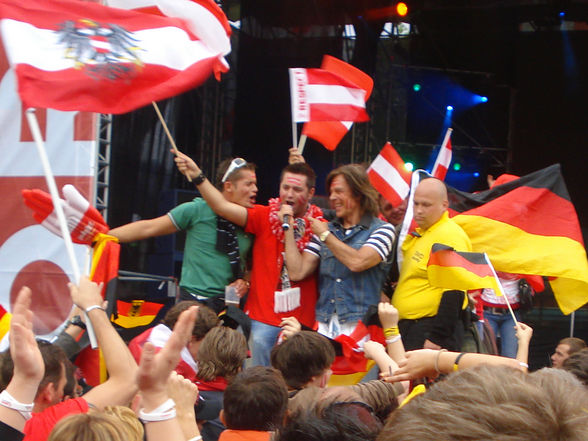 16. Juni - Jürgen Drews VS Landhausplatz - 