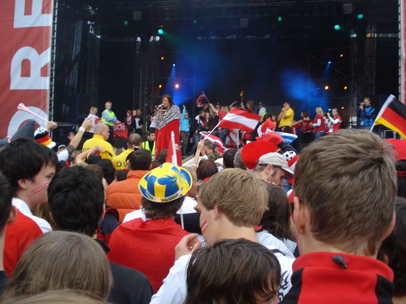 16. Juni - Jürgen Drews VS Landhausplatz - 