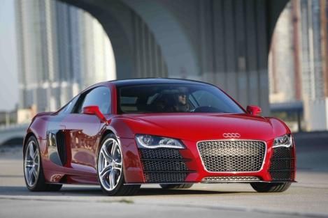 Audi R 8 - 