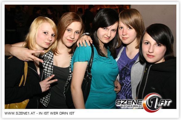 blue night party!!! sau geil!!!  XD - 