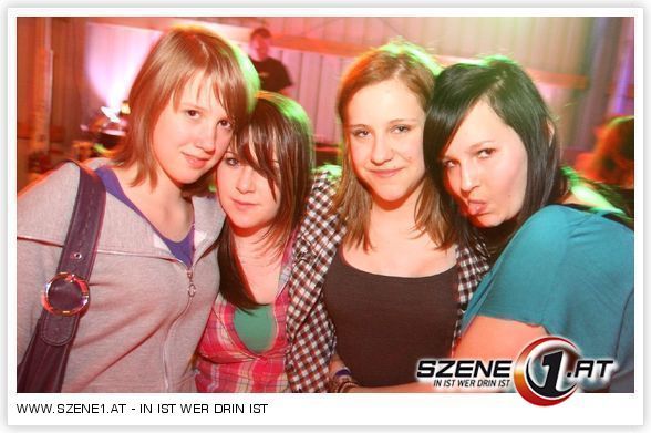 blue night party!!! sau geil!!!  XD - 