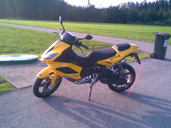 altes moped. - 