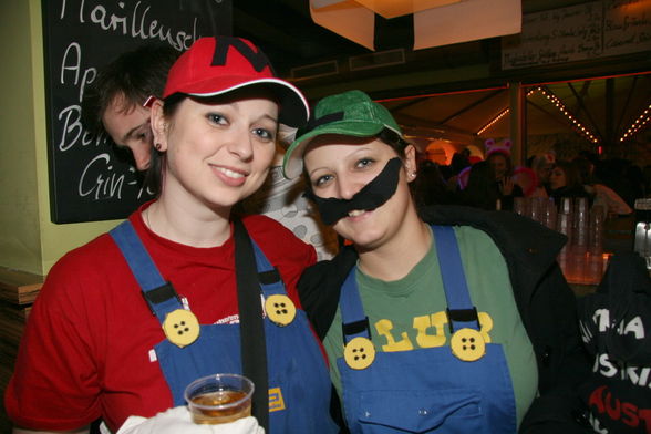 Super Mario & Luigi on Tour - 