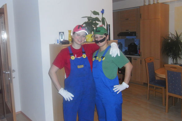 Super Mario & Luigi on Tour - 