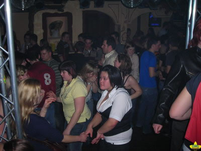 shaking with friends @ cortez in aspach - 