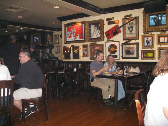 Hard Rock Cafe - Rock rules :) - 