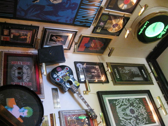 Hard Rock Cafe - Rock rules :) - 