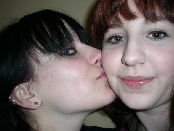 karo und madita...^^(zumindst 3fotos) - 