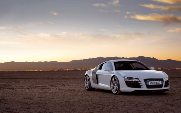 Audi R8 - 