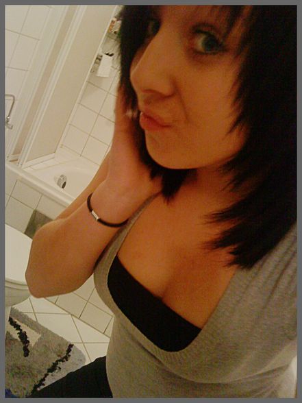 BLACK HAIR ;) - 