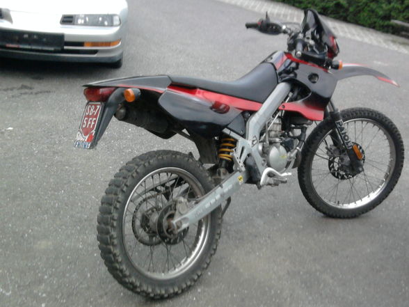 mei moped  hoid  - 