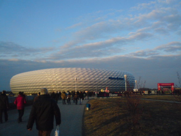 FC Bayern vs. FC Aberdeen - 