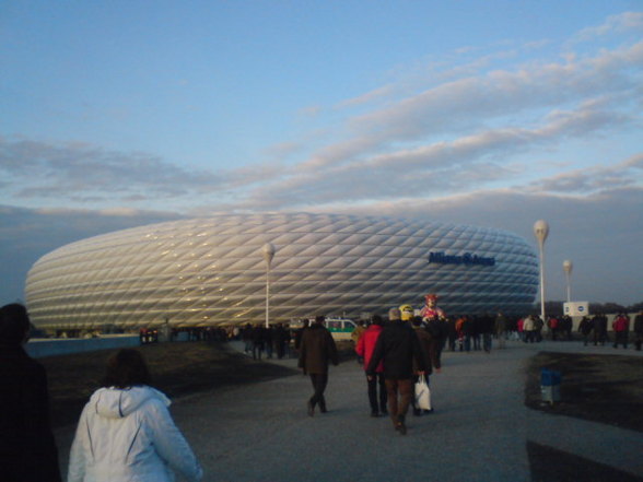 FC Bayern vs. FC Aberdeen - 