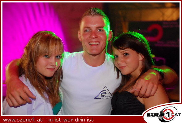 PARTY PICS - 