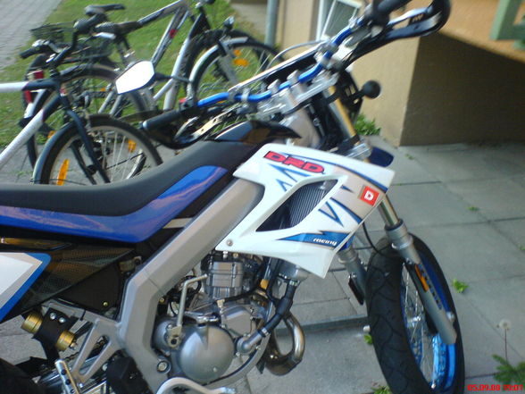 Mei Moped - 