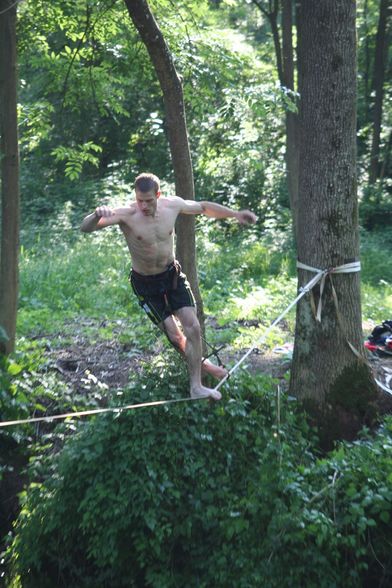 Slackline über Wasser - 