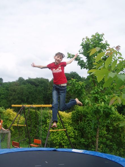 am Trampolin mit Eva und Elias - 