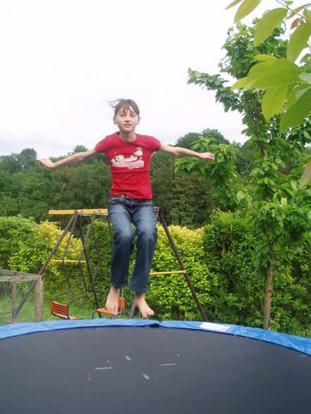 am Trampolin mit Eva und Elias - 