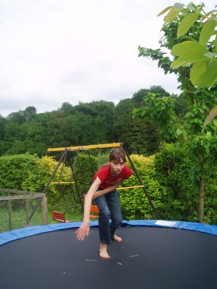 am Trampolin mit Eva und Elias - 